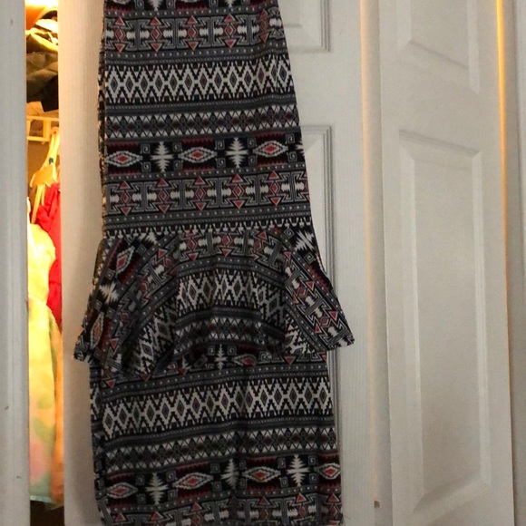 Dresses & Skirts - Beautiful soft aztec pattern worn only once